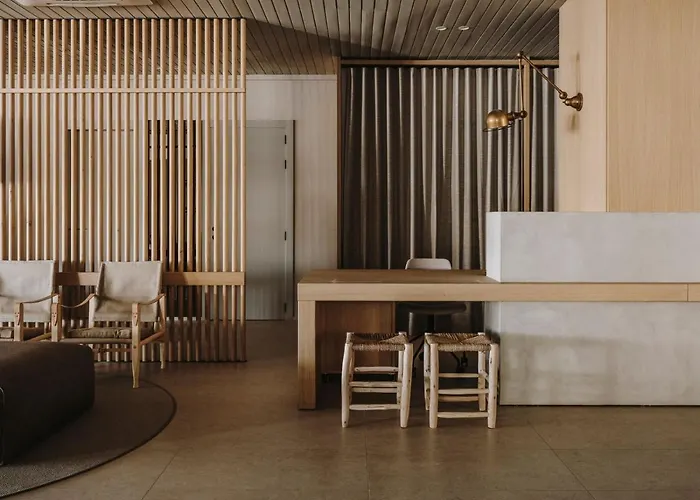 リャネ プティ ホテル カダケス