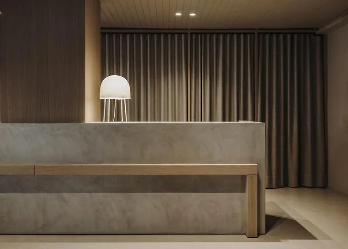 Llane Petit 3* 카다케스