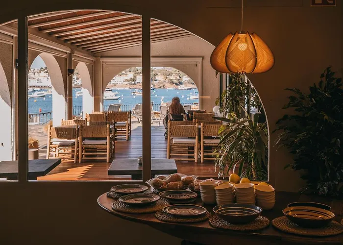 リャネ プティ ホテル カダケス