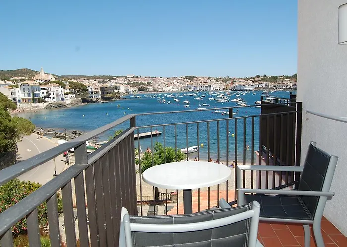 リャネ プティ ホテル カダケス