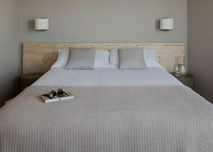 Llane Petit Hotel
