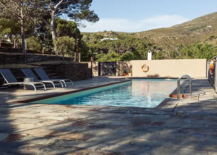 Llane Petit Hotel 3*