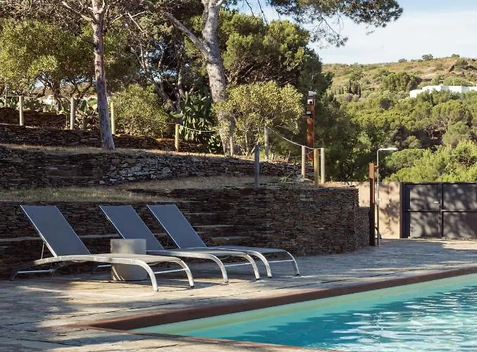 Llane Petit Hotel